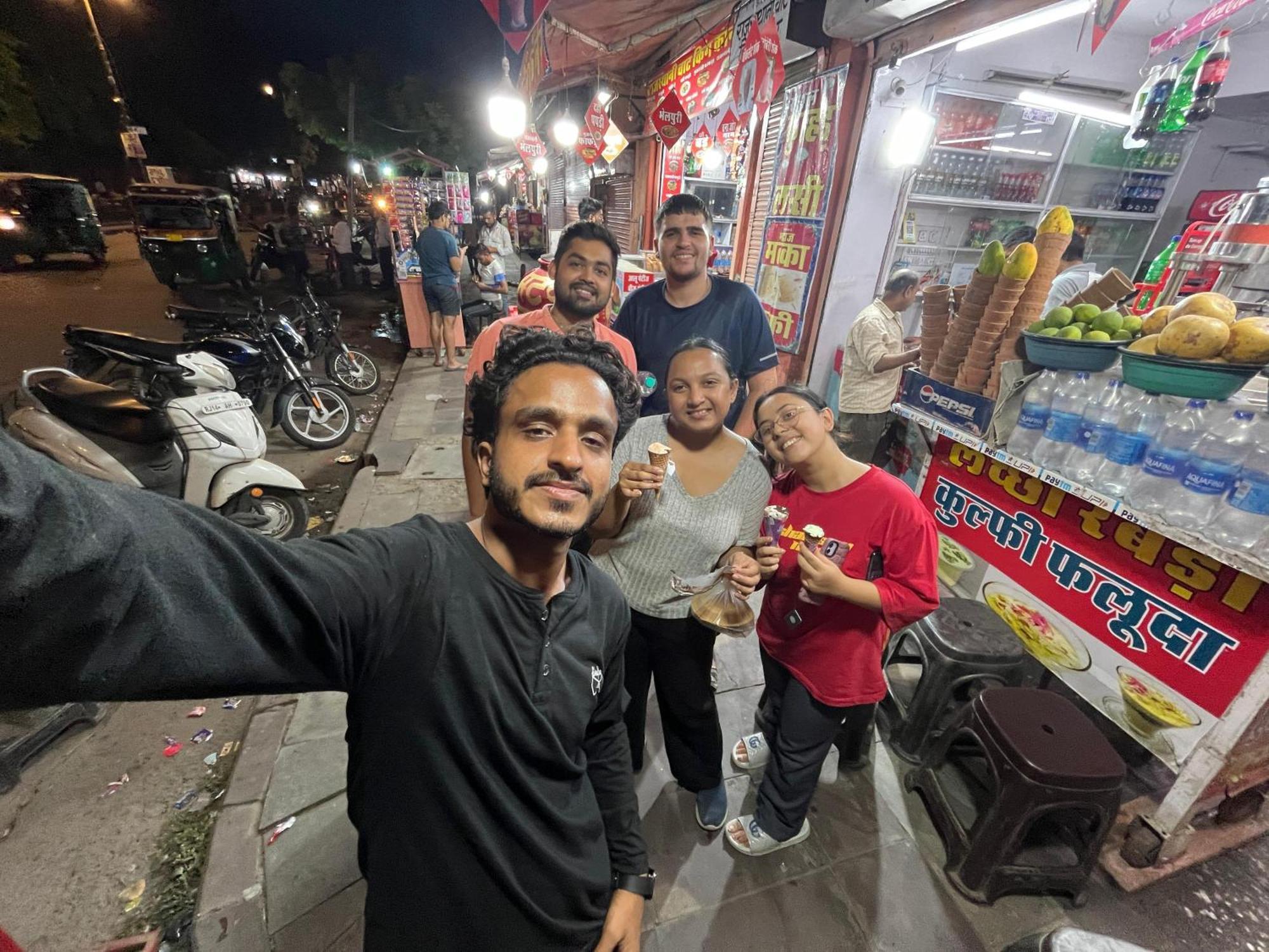 Madpackers Jaipur Hostel Buitenkant foto