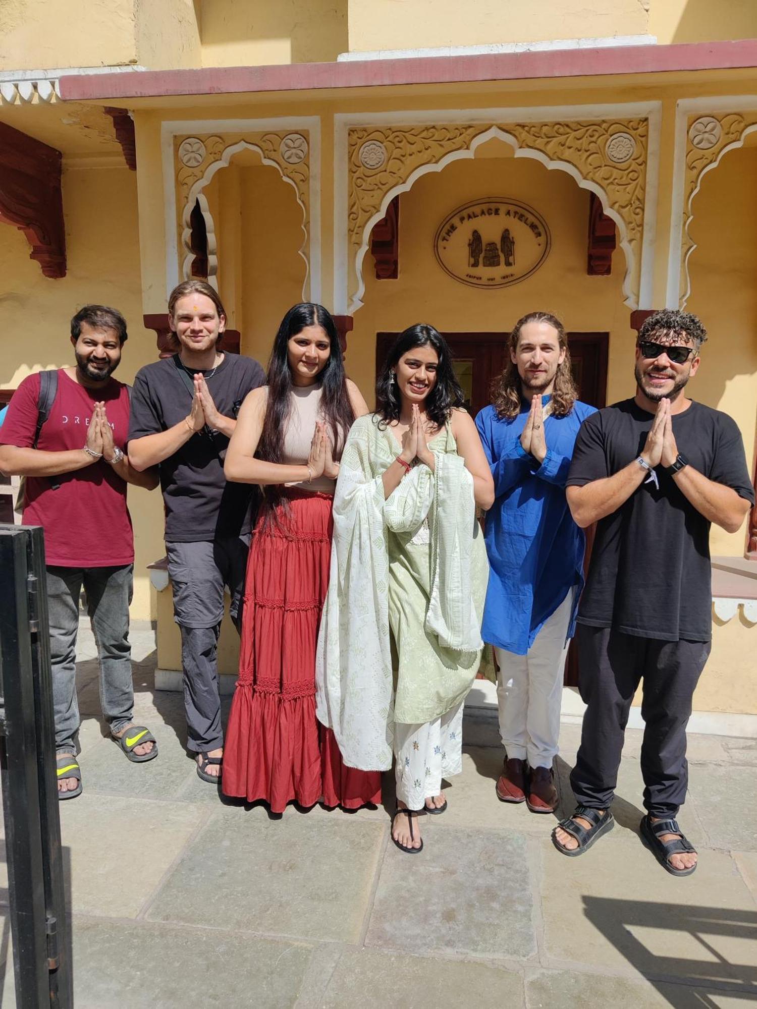Madpackers Jaipur Hostel Buitenkant foto